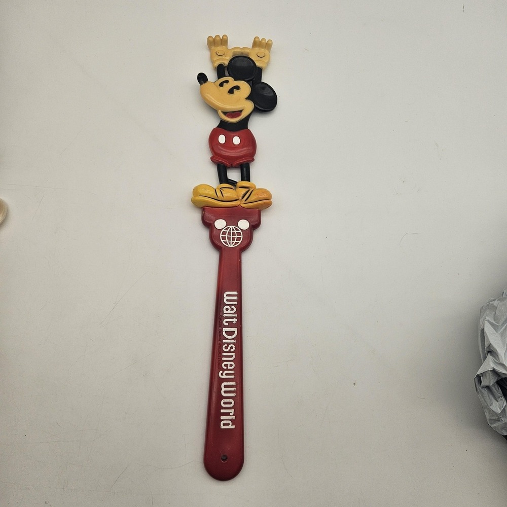 Vintage Walt Disney World Mickey Mouse Back Scratcher‎ Souvenir Plastic Taiwan